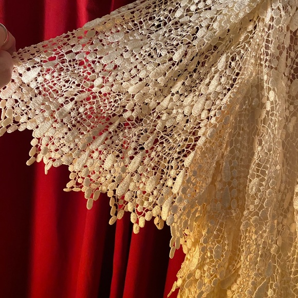 Beautiful white lace dress!! - Picture 2 of 5